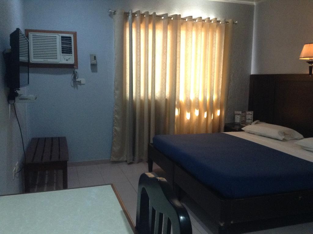 Miami Inn Cagayan de Oro Buitenkant foto