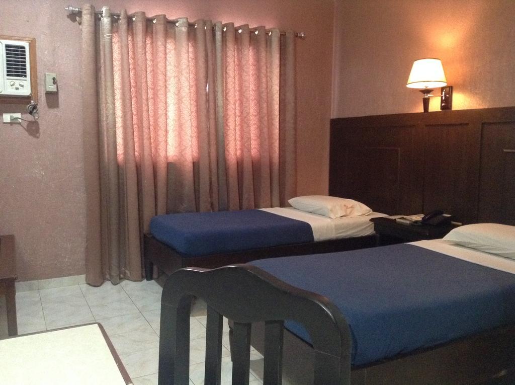 Miami Inn Cagayan de Oro Buitenkant foto