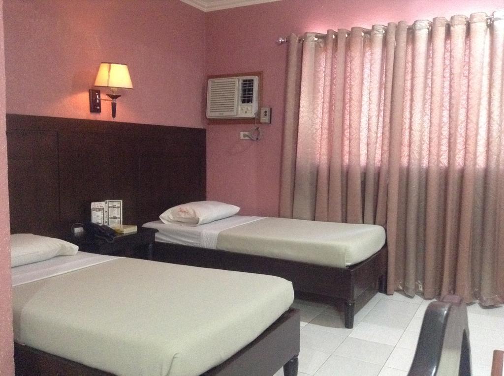 Miami Inn Cagayan de Oro Buitenkant foto