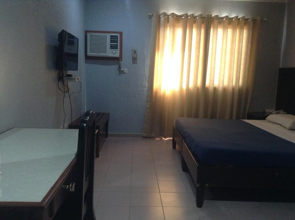 Miami Inn Cagayan de Oro Buitenkant foto