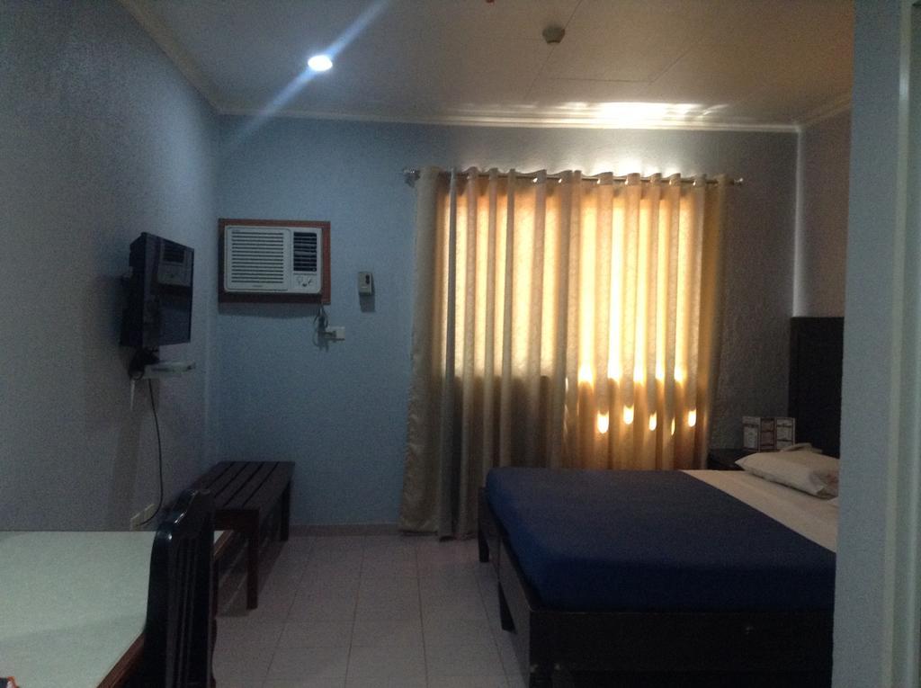 Miami Inn Cagayan de Oro Buitenkant foto