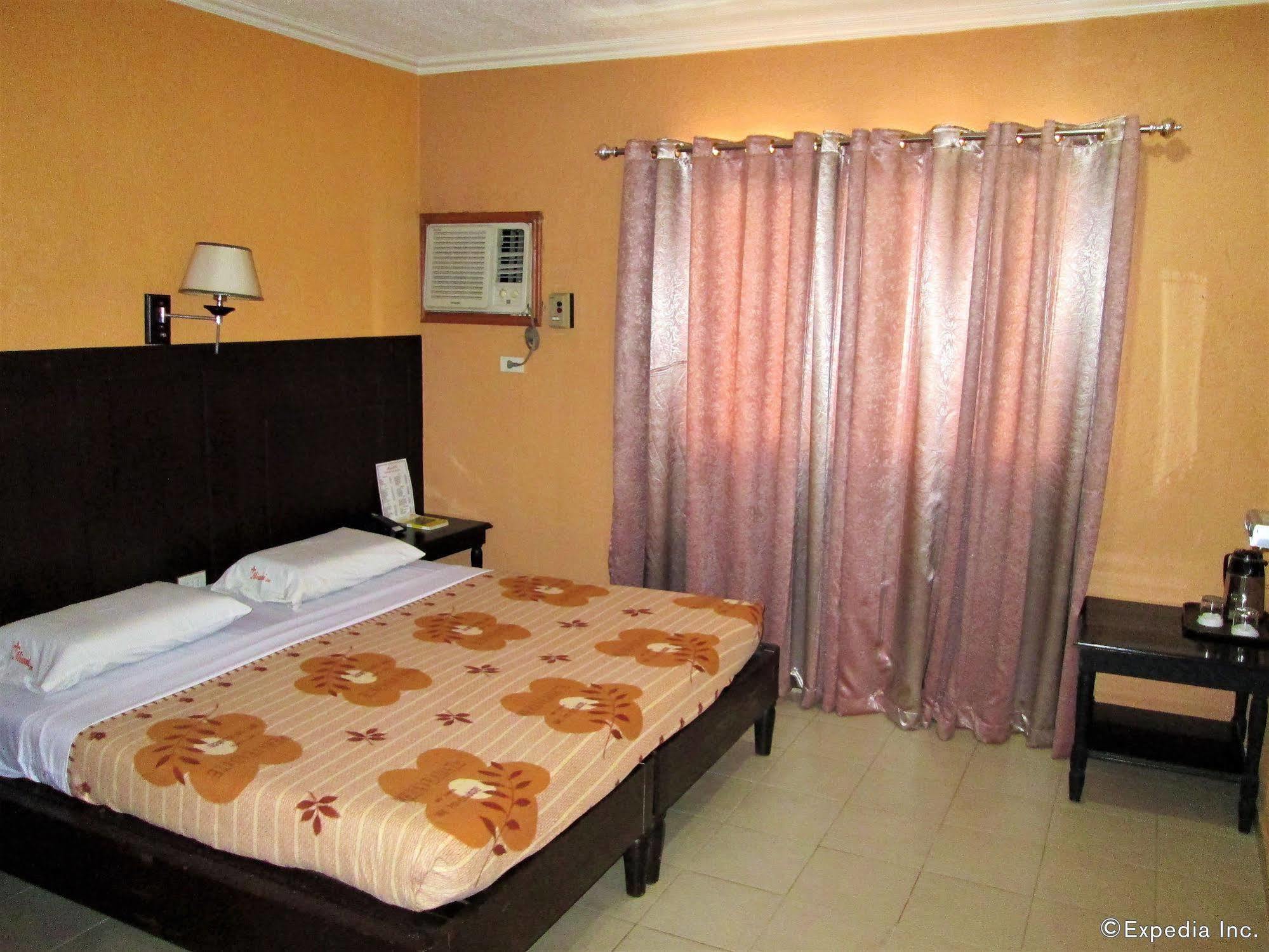 Miami Inn Cagayan de Oro Buitenkant foto