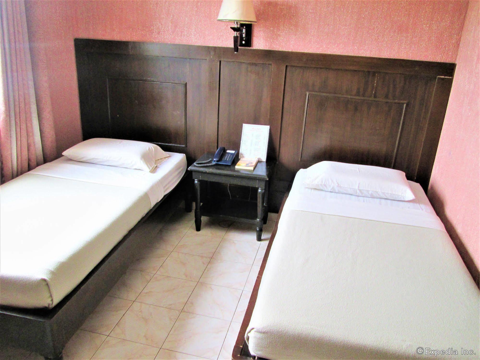 Miami Inn Cagayan de Oro Buitenkant foto